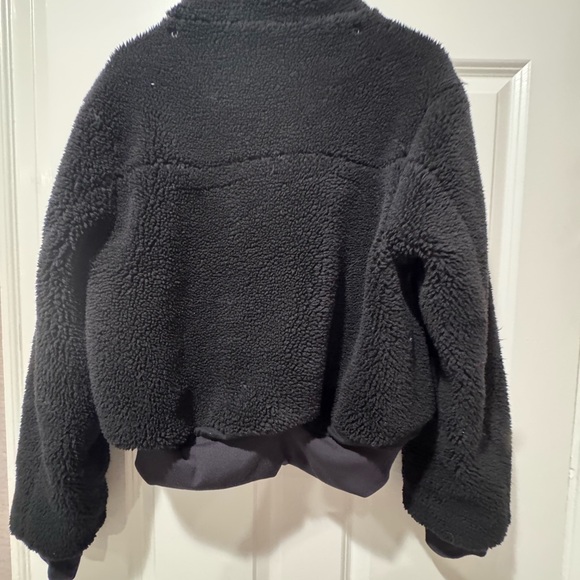Women's Alo Black Fleece Foxy Jacket - Picture 7 of 10